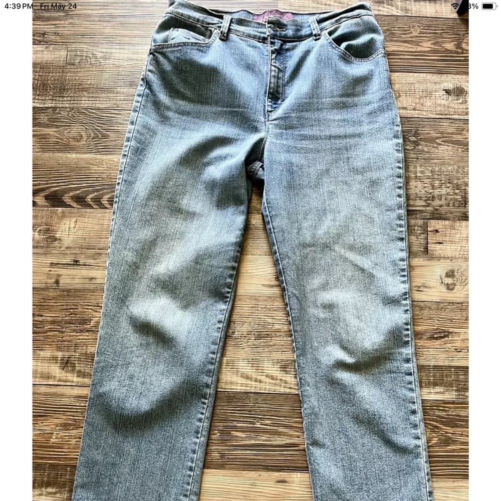 Gloria Vanderbilt jeans misses